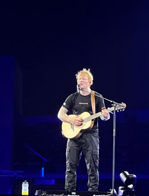 吉他与勇气:从不敢上台到万人演唱会,他经历了什么?